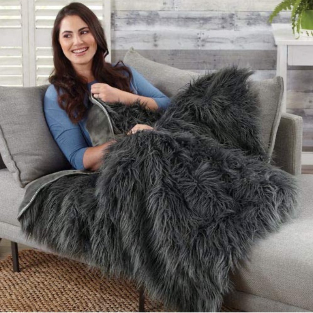 Mongolian Fur Brookstone Charcoal Throw Blanket - Picture 3 of 5